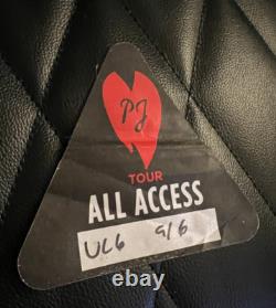 PEARL JAM 2023 TOUR BACKSTAGE PASS CHICAGO UNITED CENTER -kw poster cd lp dvd