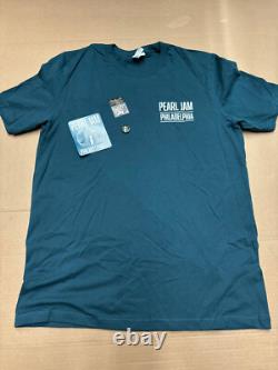 Pearl Jam Philadelphia Button Sticker Token Tee Shirt L Not Poster Hat SOLD OUT